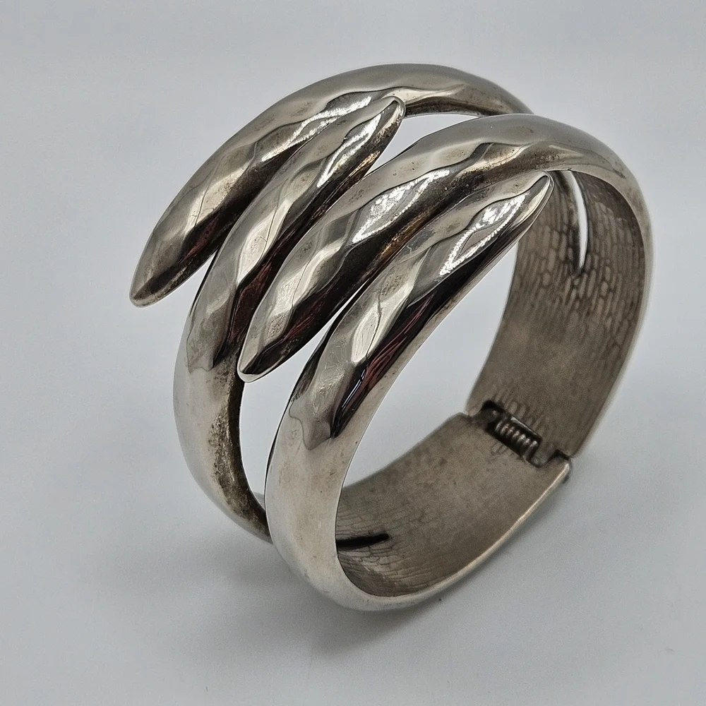 VINTAGE Modernist Hammered Silver Tone Hinged Clamper Wrap Cuff Bracelet